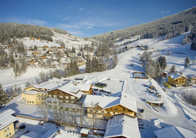 Im Winter direkter Einstieg in das Skigebiet